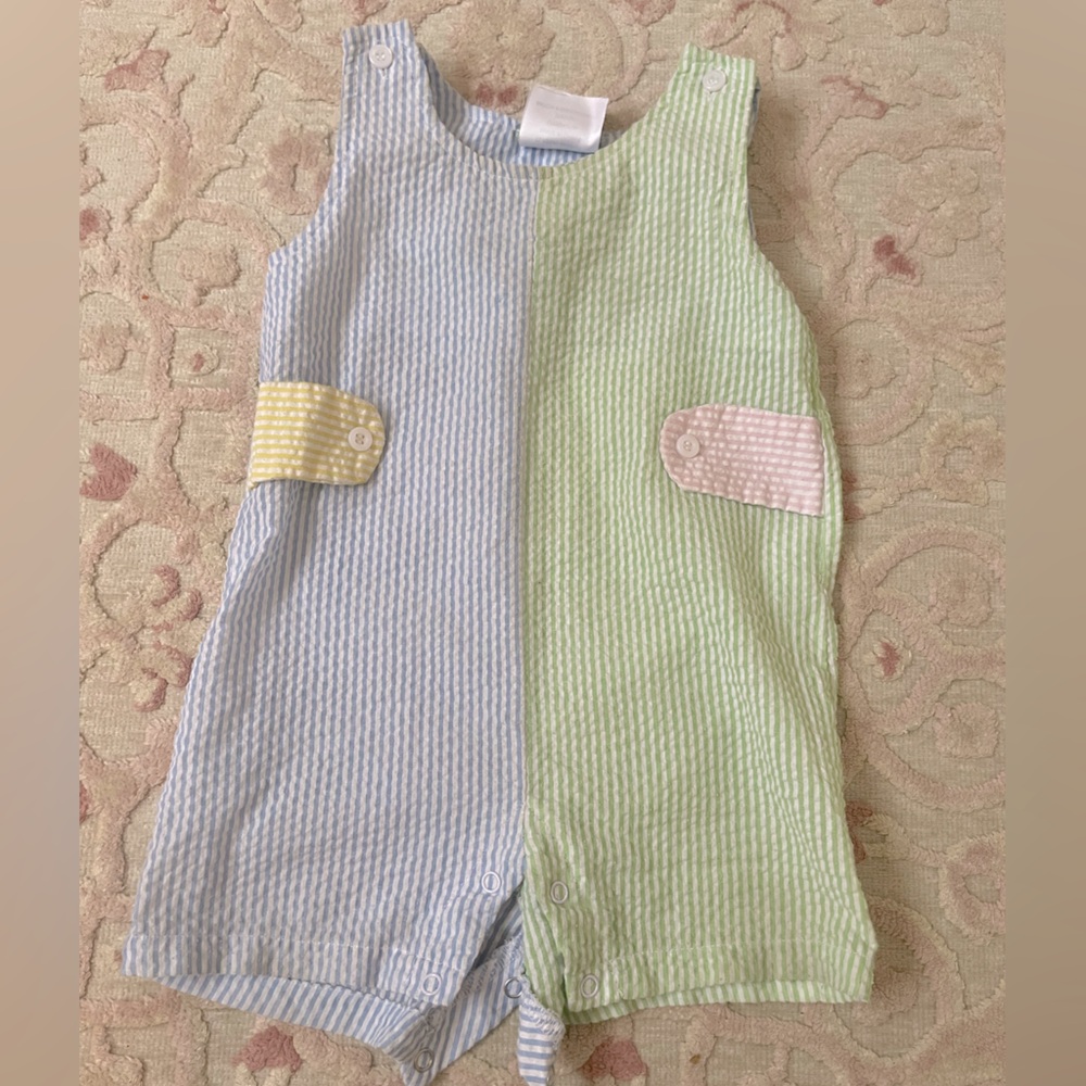 Classic Whimsy seeesucker Jon-jon boy color block